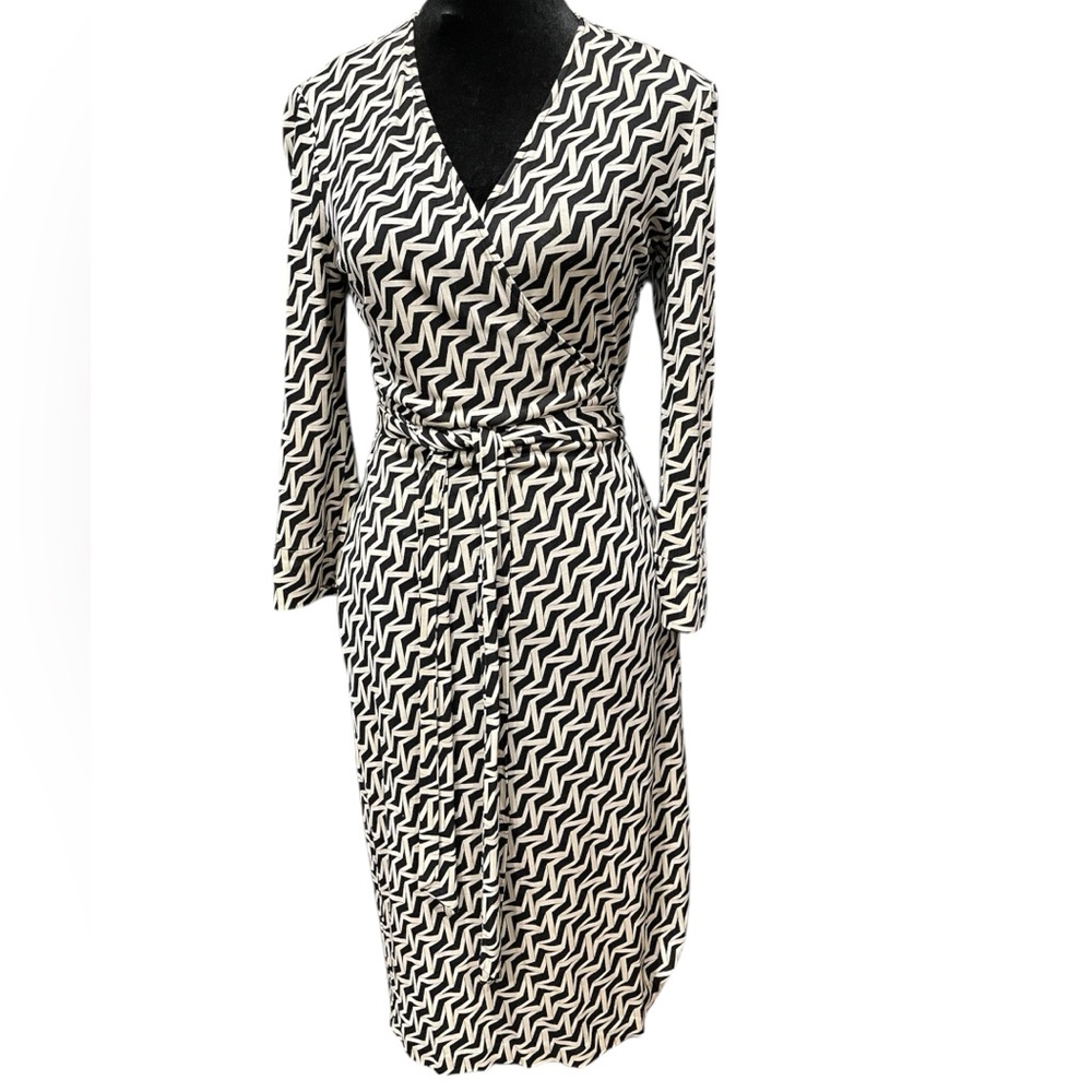 Diane Von Furstenberg Classic Wrap Dress Black and White Geometric Pattern M